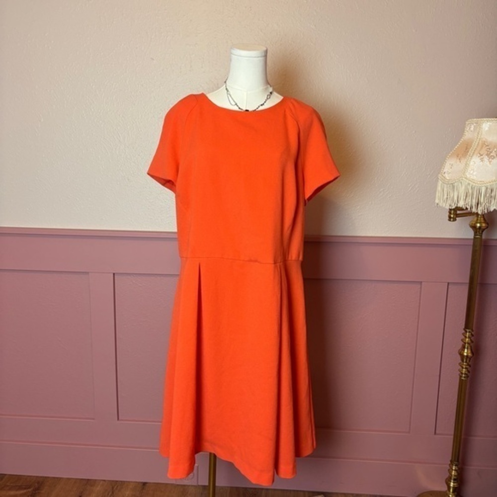 pleated cocktail dress
The Limited
orange
Sz 18